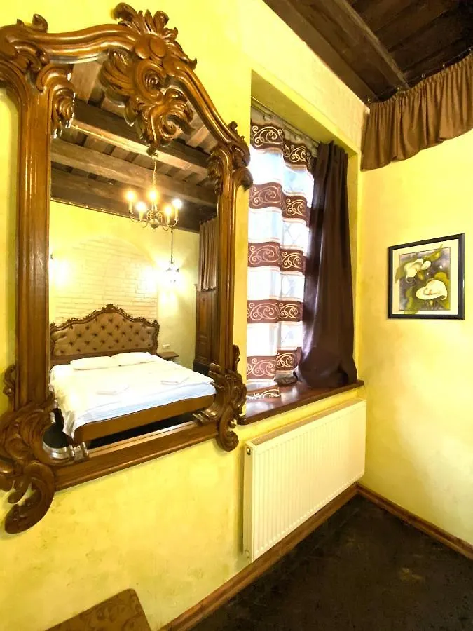 Квартира Подобово На Площі Ринок 39 Lviv Apartment